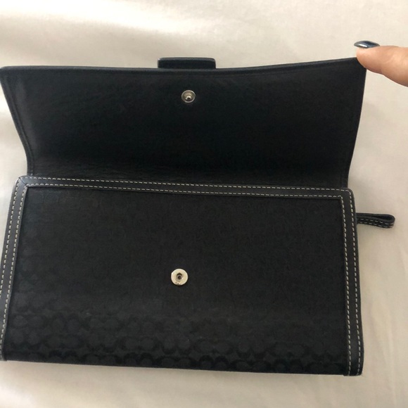 Authentic Coach  women’s wallet - Picture 4 of 8